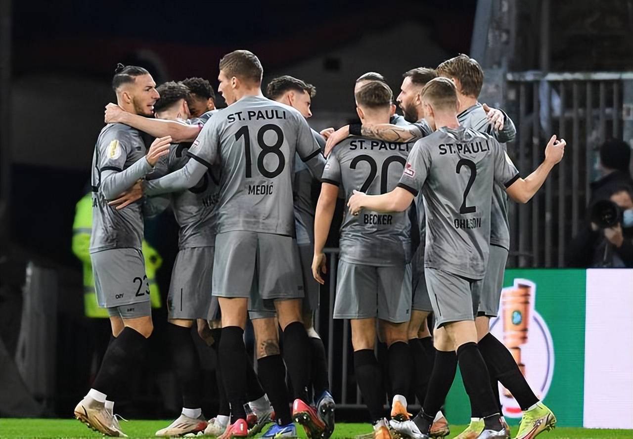 狼队客场战胜伯恩茅斯,保持不败稳守联赛中游的简单介绍